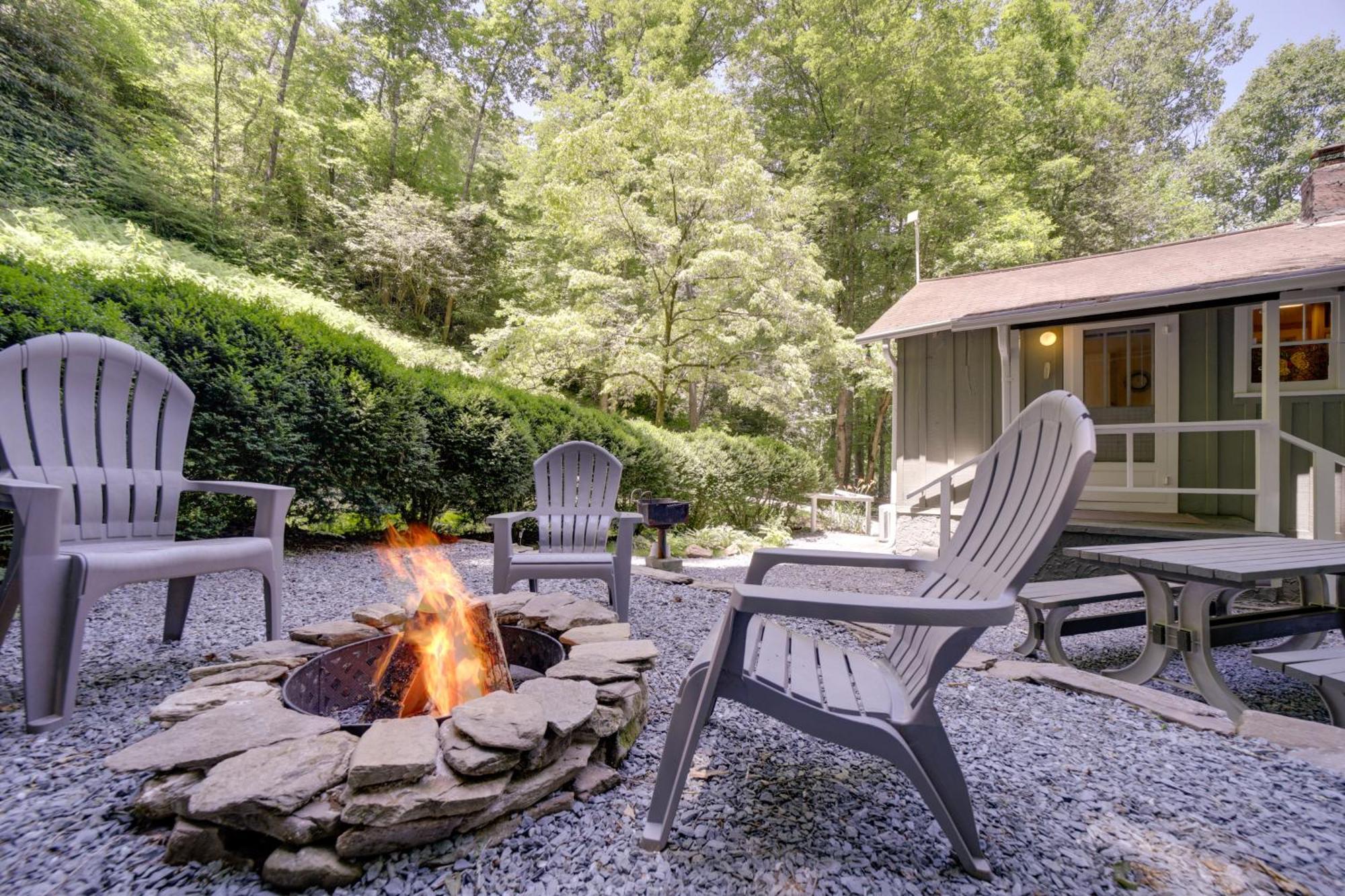 Bryson City Home With Private Fire Pit And Creek! Extérieur photo